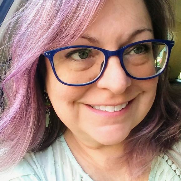 Meet your Posher, Lori - Picture 1 of 1